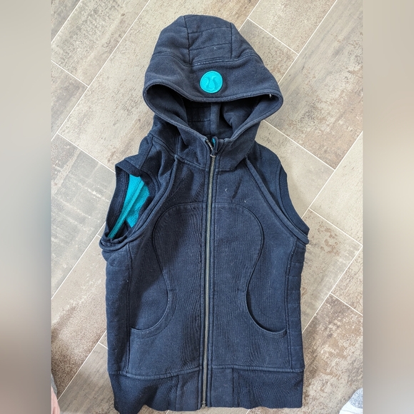 Lululemon Bleu sweater size 6. Removable sleeves to make vest! - Picture 2 of 3